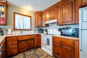 2496 Pacific Ave, North Bend, OR 97459 - Photo 17