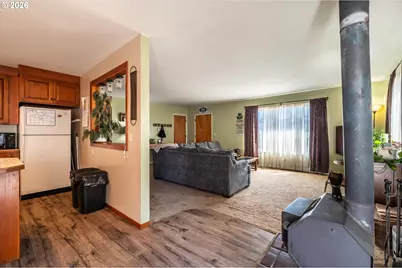 2496 Pacific Ave, North Bend, OR 97459 - Photo 23