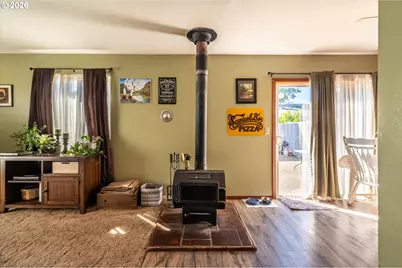 2496 Pacific Ave, North Bend, OR 97459 - Photo 13