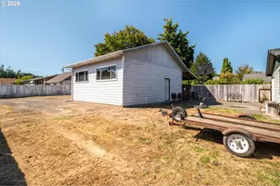 2496 Pacific Ave, North Bend, OR 97459 - Photo 35