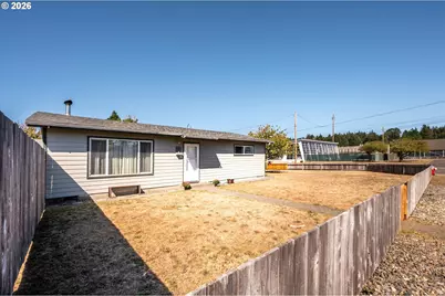 2496 Pacific Ave, North Bend, OR 97459 - Photo 3