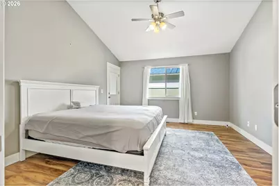 1075 12th Ave, Sweet Home, OR 97386 - Photo 7