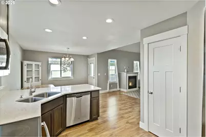 1075 12th Ave, Sweet Home, OR 97386 - Photo 5