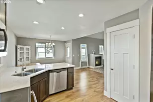 1075 12th Ave, Sweet Home, OR 97386 - Photo 5