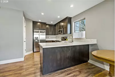 1075 12th Ave, Sweet Home, OR 97386 - Photo 3