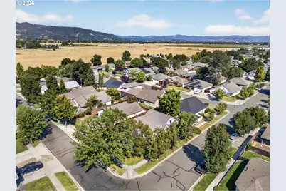 2065 Cheshire Way, Medford, OR 97501 - Photo 29