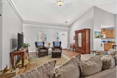 2065 Cheshire Way, Medford, OR 97501 - Photo 5