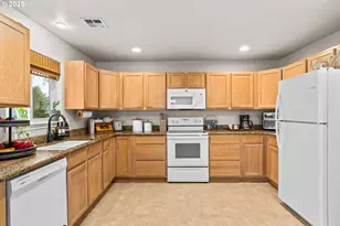 277 Armande Loop, Roseburg, OR 97470 - Photo 7