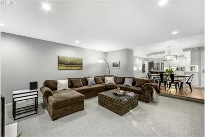 6044 SW Knightsbridge Dr, Portland, OR 97219 - Photo 15
