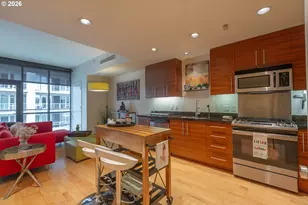 1830 NW Riverscape St, Portland, OR 97209 - Photo 9