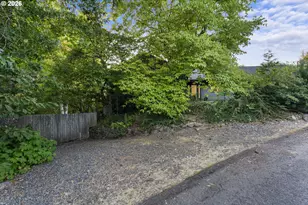 3868 SW Bridlemile Ln, Portland, OR 97221 - Photo 35