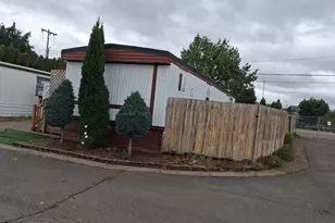 612 N Cascade Dr, Woodburn, OR 97071 - Photo 3