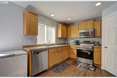 9325 NE 81st St, Vancouver, WA 98662 - Photo 13