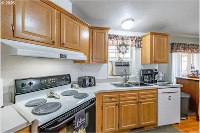 43077 N River Dr, Sweet Home, OR 97386 - Photo 7