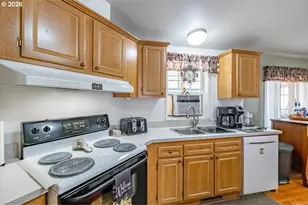 43077 N River Dr, Sweet Home, OR 97386 - Photo 7