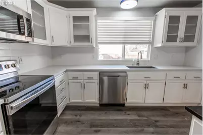 2127 Assumption St, Eugene, OR 97402 - Photo 9