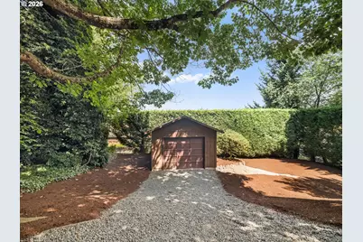 641 W Historic Columbia Ri Hwy, Troutdale, OR 97060 - Photo 37