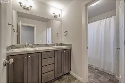 7002 SE Firefly Ln, Hillsboro, OR 97123 - Photo 23