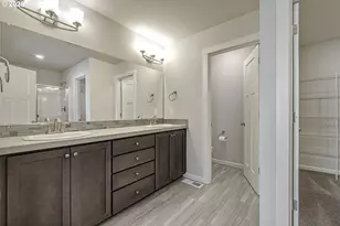 7002 SE Firefly Ln, Hillsboro, OR 97123 - Photo 17