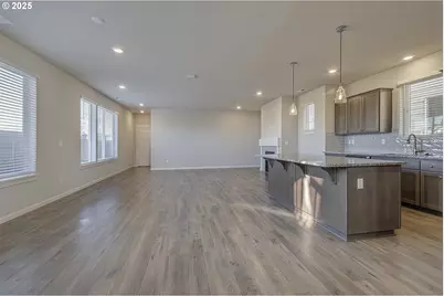 7002 SE Firefly Ln, Hillsboro, OR 97123 - Photo 5