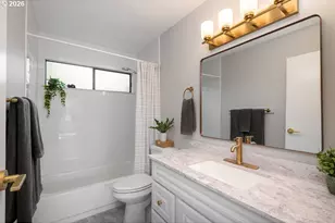 7542 SW Barnes Rd, Portland, OR 97225 - Photo 17