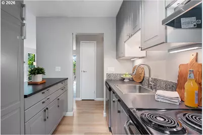 7542 SW Barnes Rd #C, Portland, OR 97225 - Photo 11