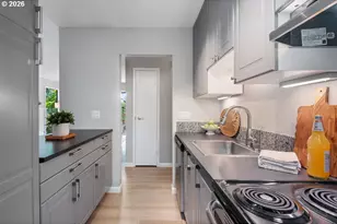 7542 SW Barnes Rd, Portland, OR 97225 - Photo 11