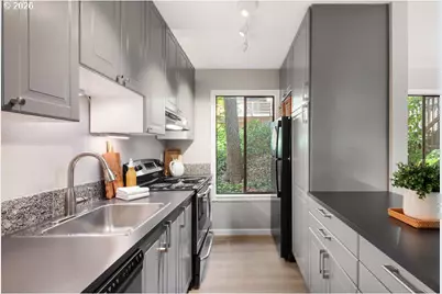 7542 SW Barnes Rd #C, Portland, OR 97225 - Photo 9