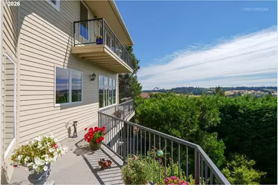 18500 Ray Ridge Dr, Lake Oswego, OR 97034 - Photo 13