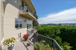 18500 Ray Ridge Dr, Lake Oswego, OR 97034 - Photo 13