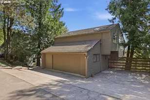 7024 SW Canyon Dr, Portland, OR 97225 - Photo 3