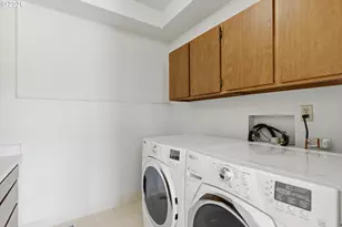 7024 SW Canyon Dr, Portland, OR 97225 - Photo 37