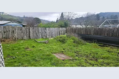 930 C Ave, Powers, OR 97466 - Photo 15