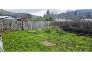 930 C Ave, Powers, OR 97466 - Photo 15