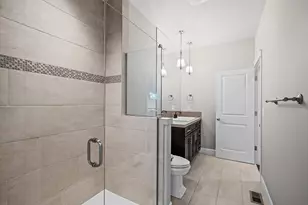 12465 SW Lesser Rd, Portland, OR 97219 - Photo 9