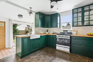 3914 SE Schiller St, Portland, OR 97202 - Photo 11