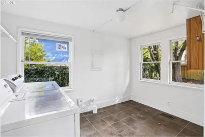 3914 SE Schiller St, Portland, OR 97202 - Photo 15