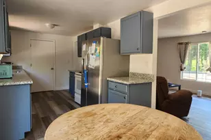 4061 NE Hawthorne Ave, Salem, OR 97301 - Photo 5