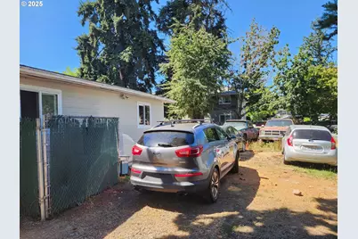 4061 NE Hawthorne Ave, Salem, OR 97301 - Photo 13