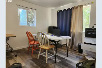 4061 NE Hawthorne Ave, Salem, OR 97301 - Photo 9