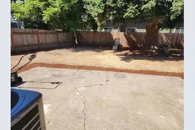 4061 NE Hawthorne Ave, Salem, OR 97301 - Photo 11