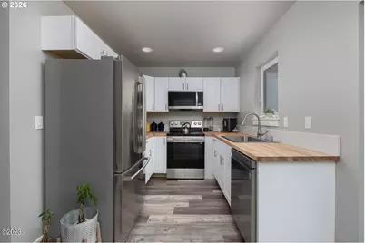 646 SE Reef Ave, Lincoln City, OR 97367 - Photo 7