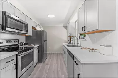 13015 NE Weidler St, Portland, OR 97230 - Photo 15