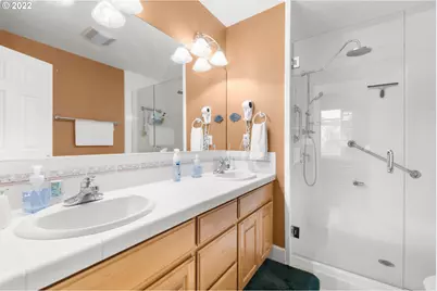 14720 NE Couch St, Portland, OR 97230 - Photo 17