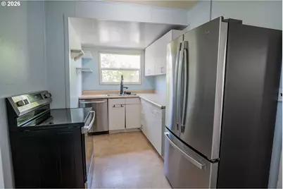 126 E Madison Ave, Cottage Grove, OR 97424 - Photo 15