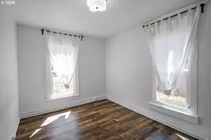 126 E Madison Ave, Cottage Grove, OR 97424 - Photo 7