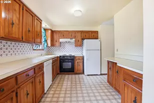 3813 Dustin Ct NE, Salem, OR 97305 - Photo 9