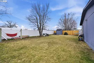 1739 NE 2nd Pl, Hermiston, OR 97838 - Photo 3