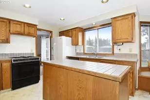 16232 SE Lillian Ct, Milwaukie, OR 97267 - Photo 11