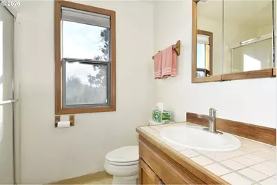 16232 SE Lillian Ct, Milwaukie, OR 97267 - Photo 15